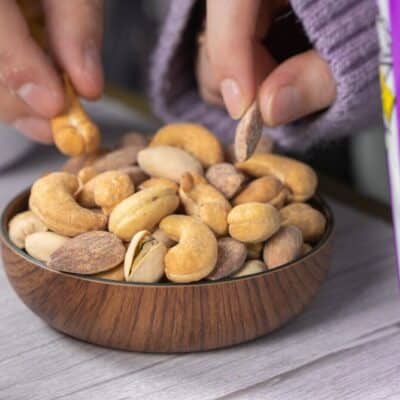 مكسرات قلوب مالحة الريحان