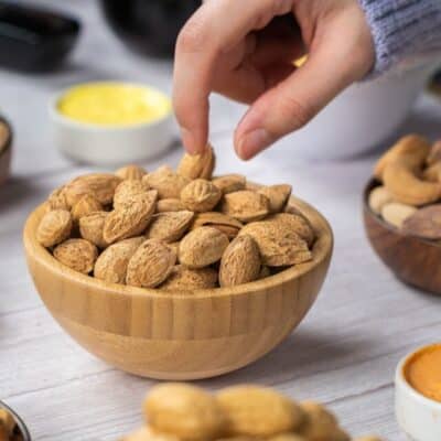 لوز فرك نيء الريحان