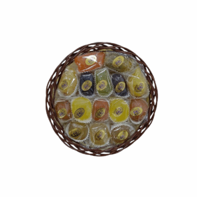 فواكه مجففة حب الريحان